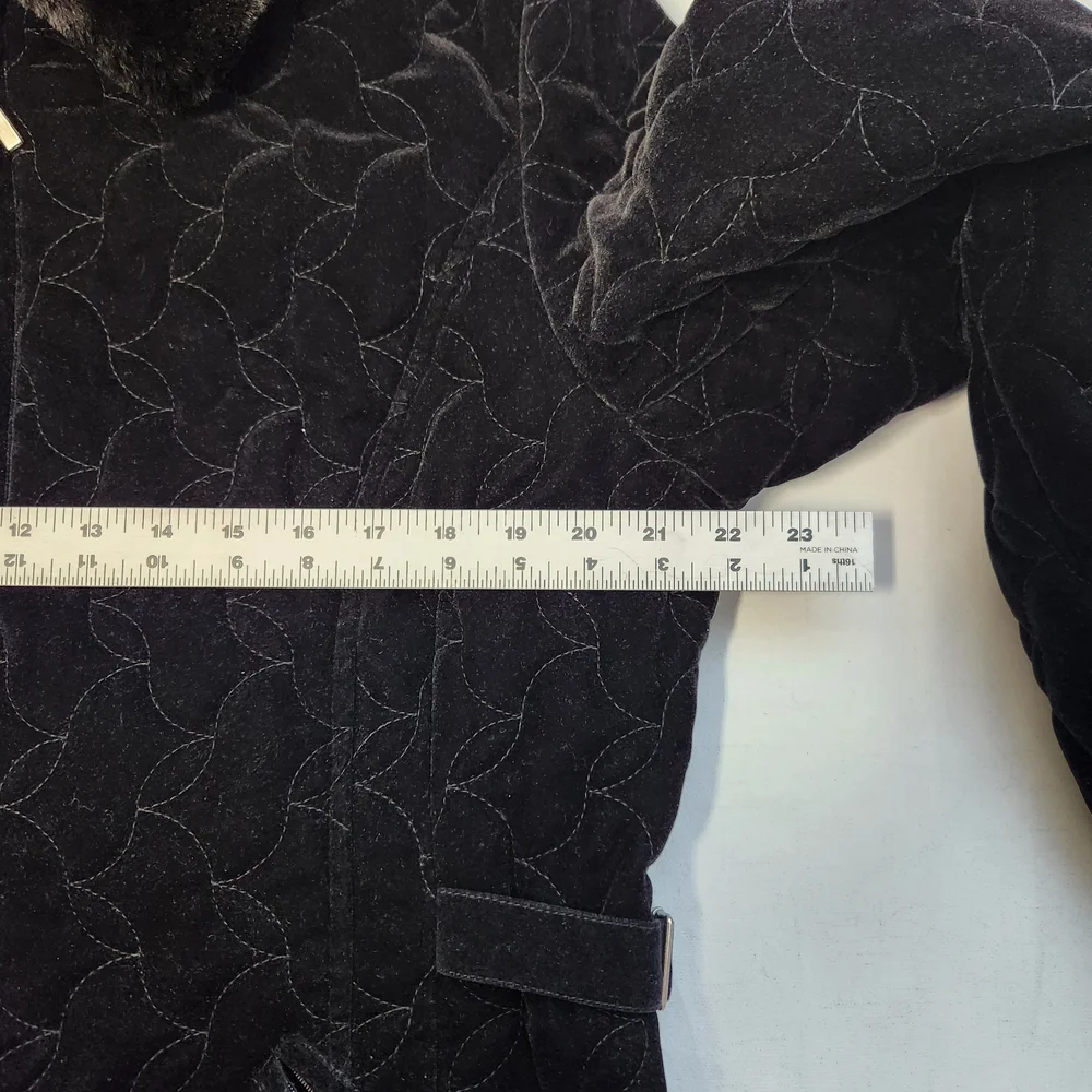Vintage White Stag Black Quilted Women's Jacket Size L.  #G08